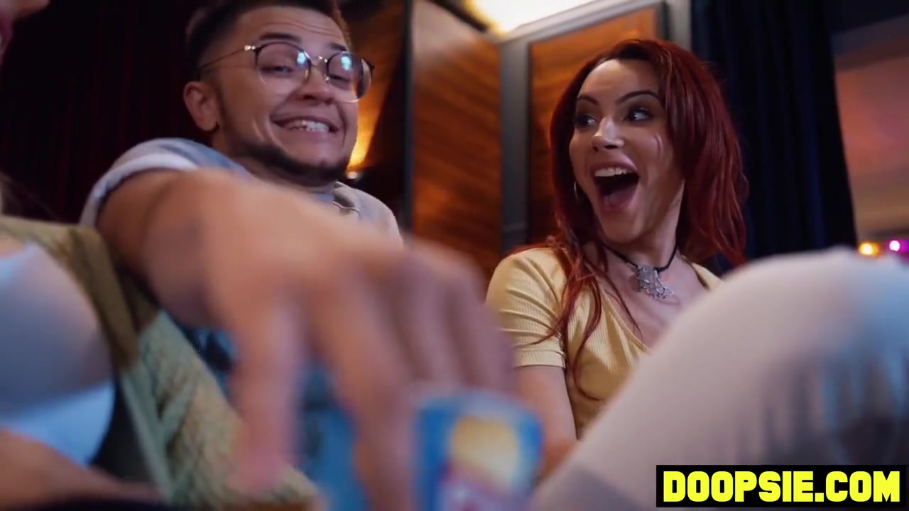 Nicky Zeal, Jade Venus And Ariel Knight - Shocking Guy With Vagina Banged By Trans
