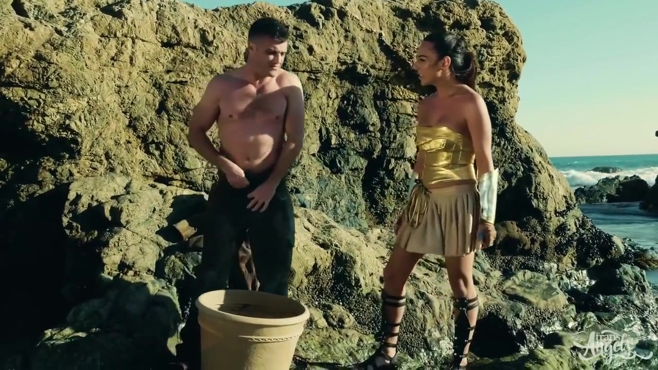 Lance Harts Wonder Passion In Parody Heat