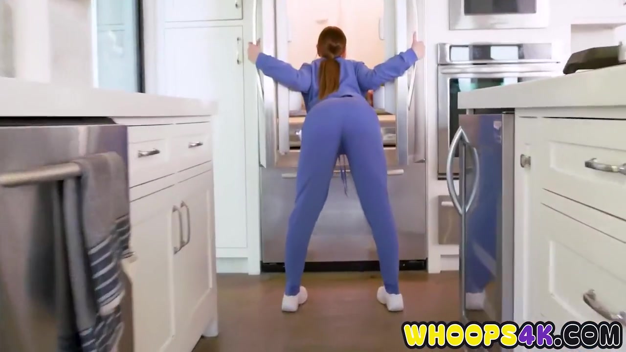 Summer Hart, Ariel Demure And Erica Cherry - T-girl Catches Sight Of The Naughty Fun Nurse With Her Client