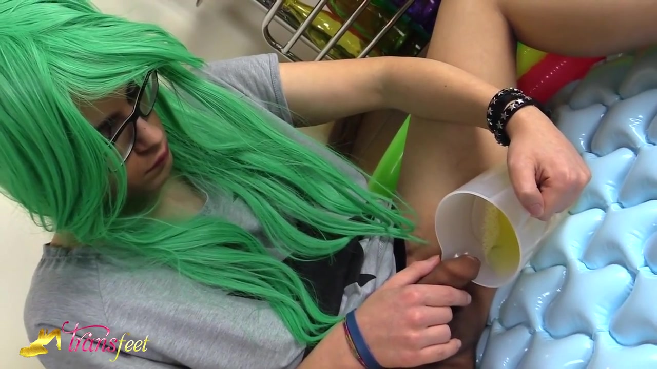 Transexual Girl Pissing And Dringking Own Pee