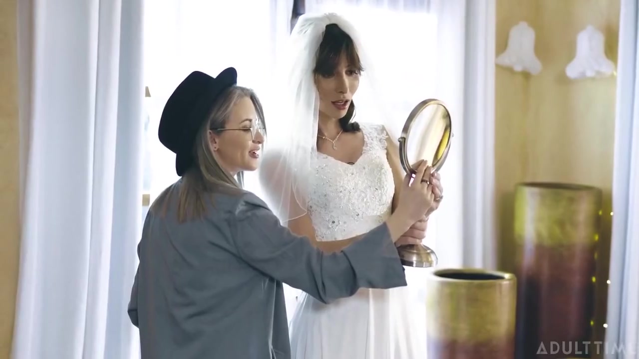 Professional Photographer Lolla Fae Has Massive Crush On Bride-to-be With Korra Del Rio