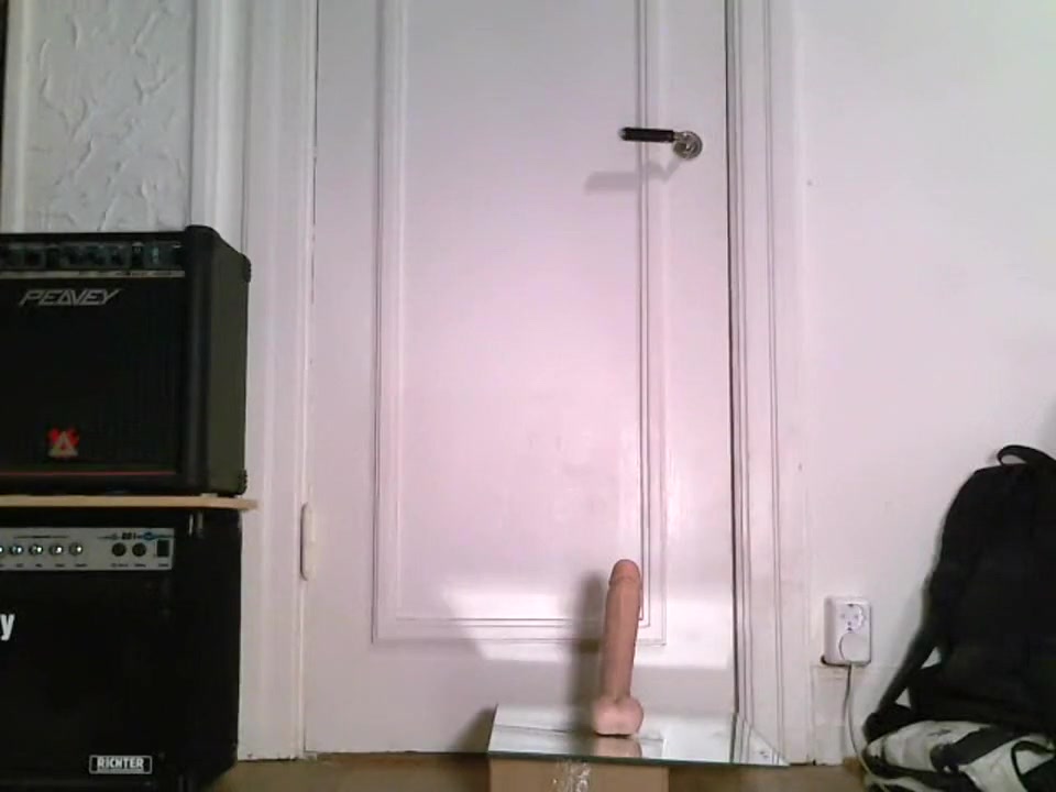 Heelboy sissy riding dildo