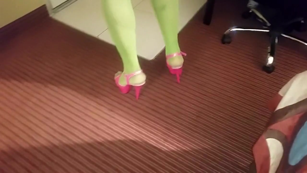 Indian Crossdresser Sucks White Cock