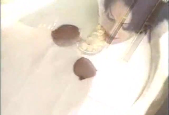 Beauty ts in milk bath fucking