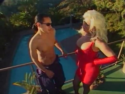 Guy penetrates a shemale with a small dong