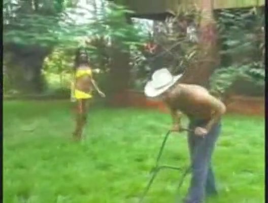 Dude is happy with latina tranny skilful riding outdoor