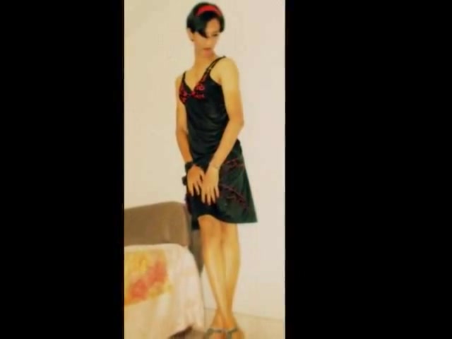 Snow white tranny Evie spreading her ass (slideshow)