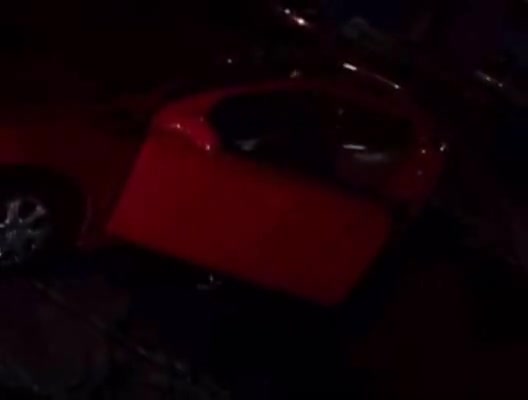Amateur hardcore with a tranny in gloves