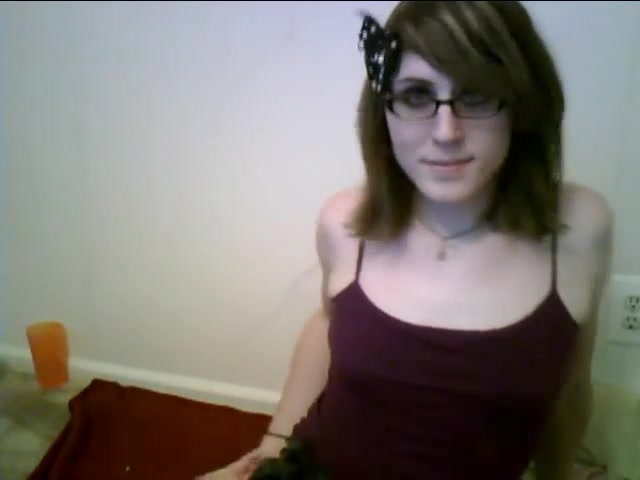 Hot teen 18+ ts shows off on cam