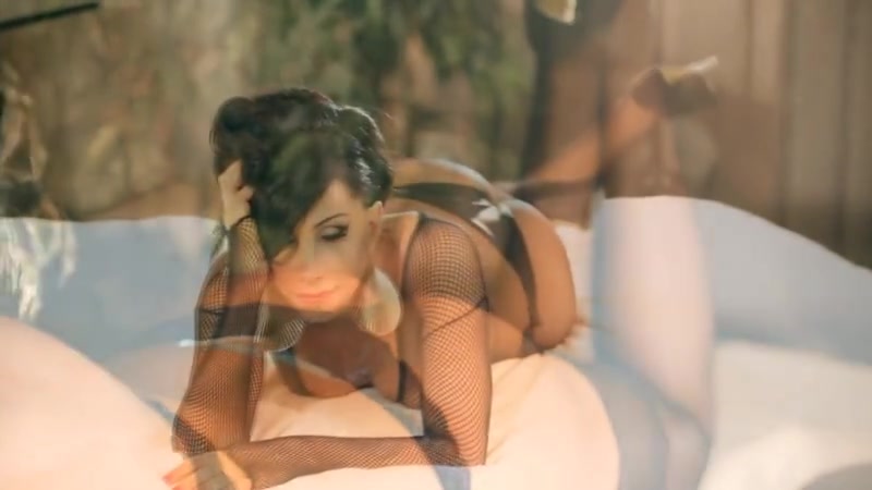 This shemale doll is a real star