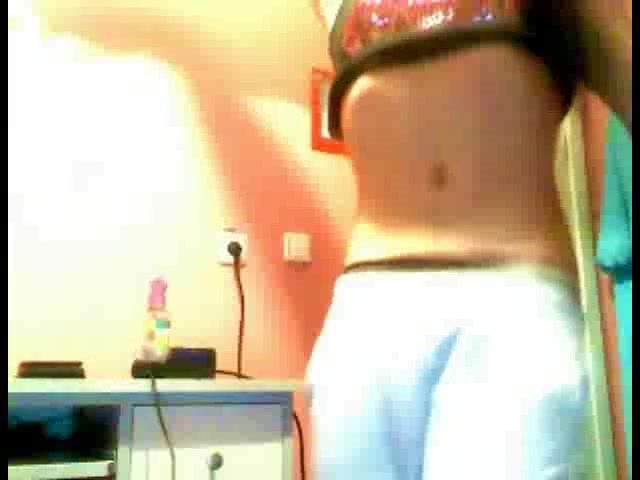 Beautiful brunette rubs her pink asshole on cam