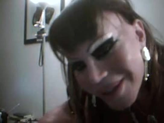 Sofa fucking from a butty tranny bitch