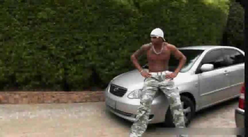 Ebony muscle-boy with big tool drills small tits t-girl cums i