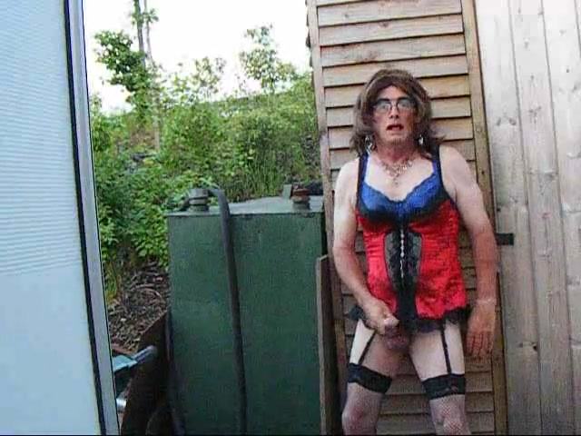 Cum slut looking for a cock