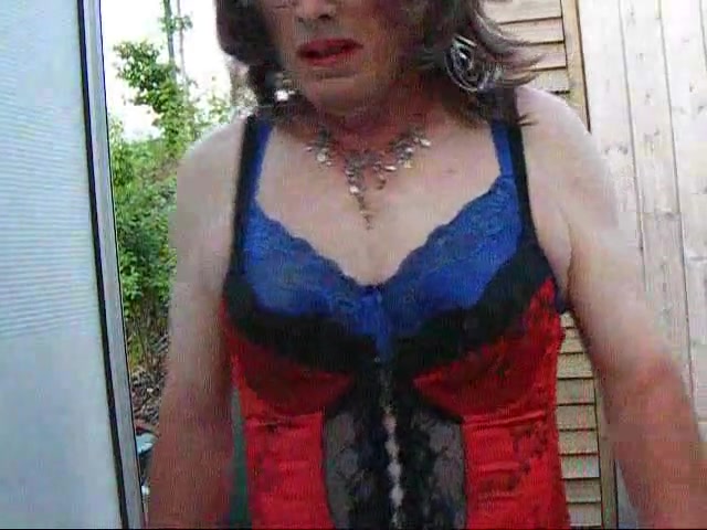 Cum slut looking for a cock