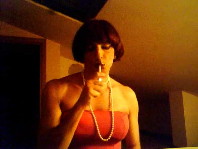 Fabiana smokes