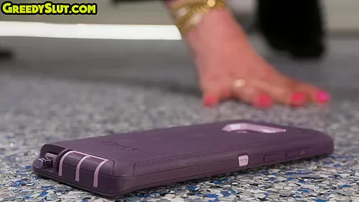 Greedy inked tranny pounded in analhole by bigcock gymbro