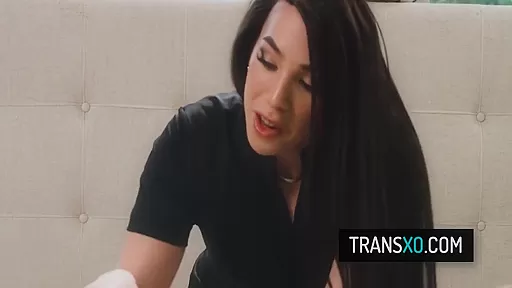 Hot Trans Masseuse Rough Sex With Hot Milf And Her Girlfriend 6 Min With Lauren Phillips, Kasey Kei And Coco Lovelock