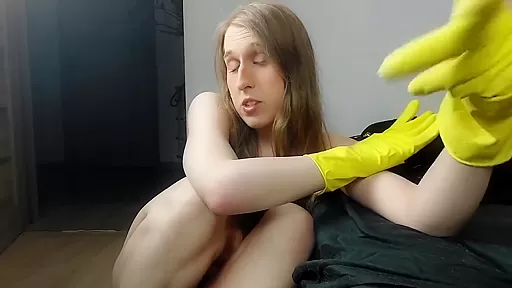 Licking My Feetsies And Using Yellow Gloves On My Toy Uwu