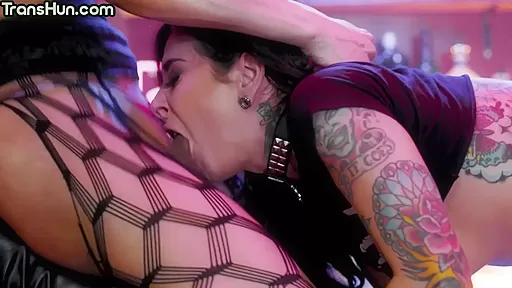 Nasty shemales fuck MILF female slut in threesome fuck