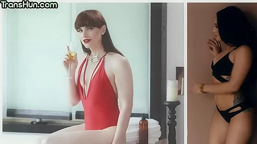 Sexy trans bangs perverted female lady in shaved pussy