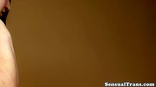 Curvy shemale analfingered and blown