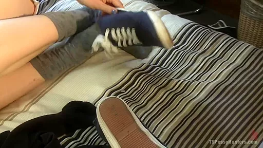 Dorm Room First Times Emma Kisses Her first Girl AND Sucks her Cock