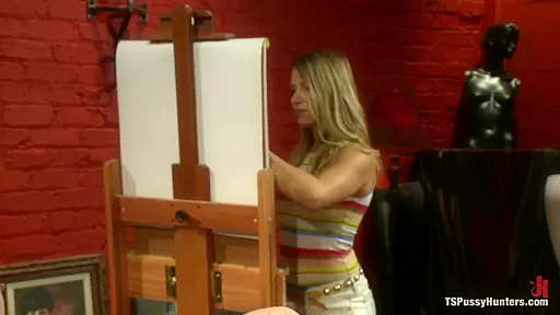 Sexy Newcomer TS Dom fucks Bella Wilde in Art Class