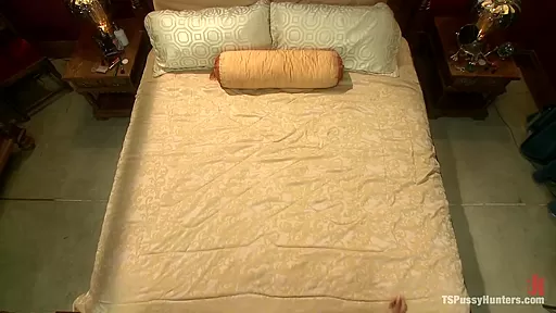 Slumber Party Confessionals Make up tips and Learning your BF has a Cock