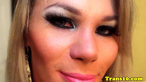 Classy tranny fingering her tight asshole