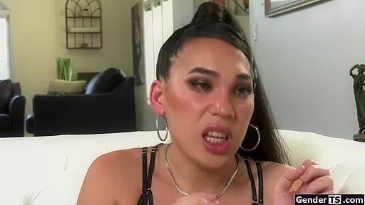 Trans sugarbaby Kasey Kei jerks sugardaddy and is barebacked