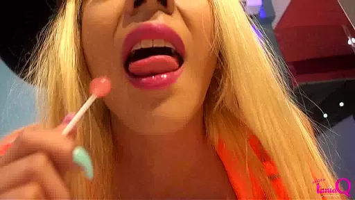Blonde TS TaniaQ is a hot GangBanger