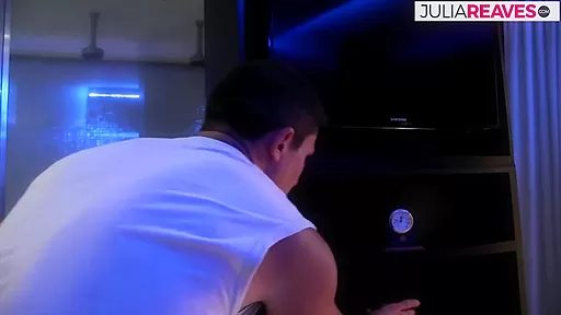 Loving Shemales Bareback He Injects The Juice Into My Ass - HornyShemales