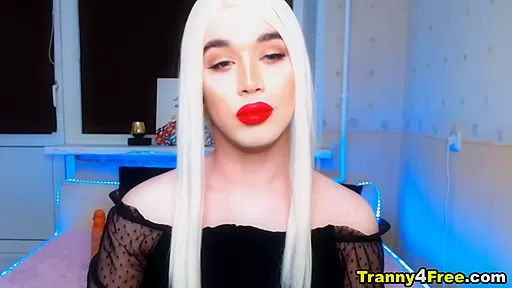 Awesome Shemale Masturbate On Cam