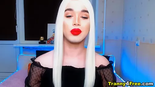 Awesome Shemale Masturbate On Cam