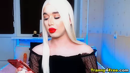 Awesome Shemale Masturbate On Cam