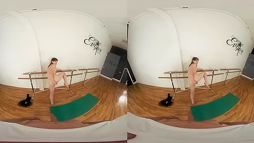 Natalie Mars in The Nutcracker Shemale VR Porn Video - VRBTrans