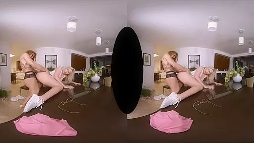 Vanessa Jhons in Maid With Benefits Shemale VR Porn Video - VRBTrans