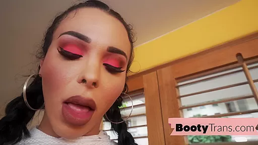 Big booty latina trap sucking before bareback