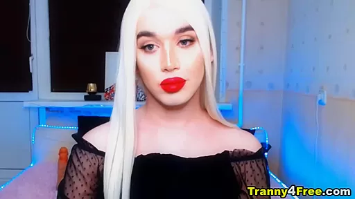 Wonder Shemale Small Tits Huge Cock