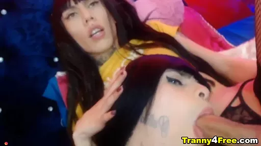 Shemale Slut Sucking Her Friends Big Cock