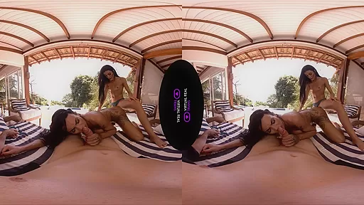 Alice,Bianca Reis in Massage a Trois - SexLikeReal Shemale