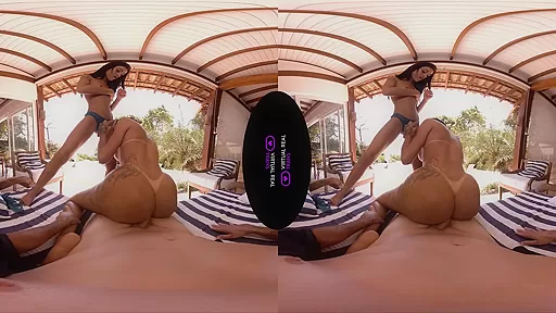 Alice,Bianca Reis in Massage a Trois - SexLikeReal Shemale