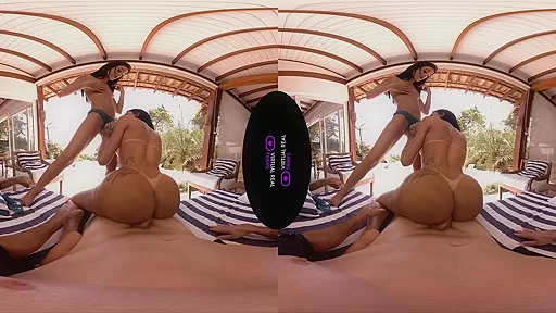 Alice,Bianca Reis in Massage a Trois - SexLikeReal Shemale
