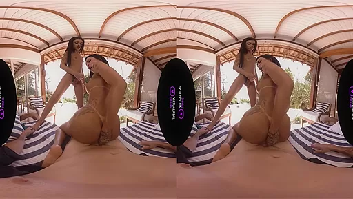 Bianca Reis & Alice in Massage trois - VirtualRealTrans