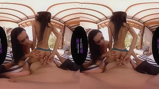 Bianca Reis & Alice in Massage trois - VirtualRealTrans