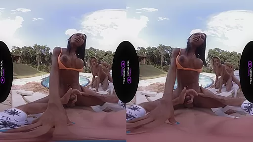 Paty Cameron & Bronze & Hanna Rios in Spring breakers - VirtualRealTrans