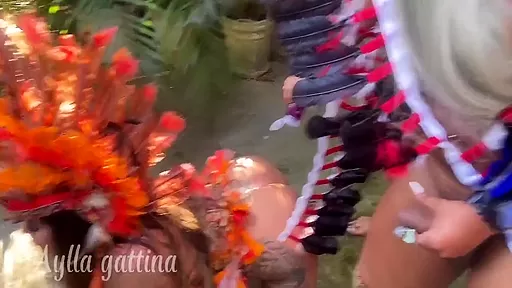 Eu E Minha Amiga Saindo Da Festa Do Carnaval Encontramos A Maior Buceta Do Brasil E Metemos Nela Gostoso Ate Arrombar 5 Min