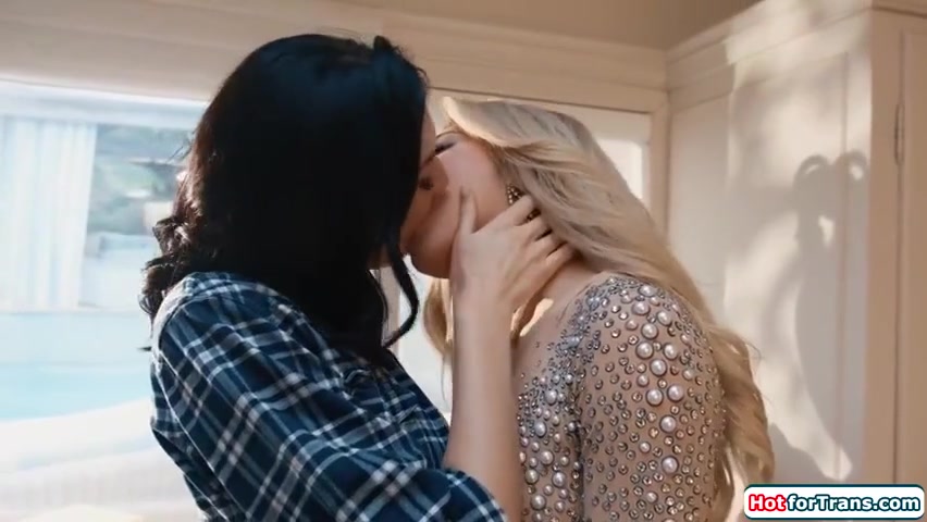 Tgirl Spirit Ariel Demures Ready To Fuck