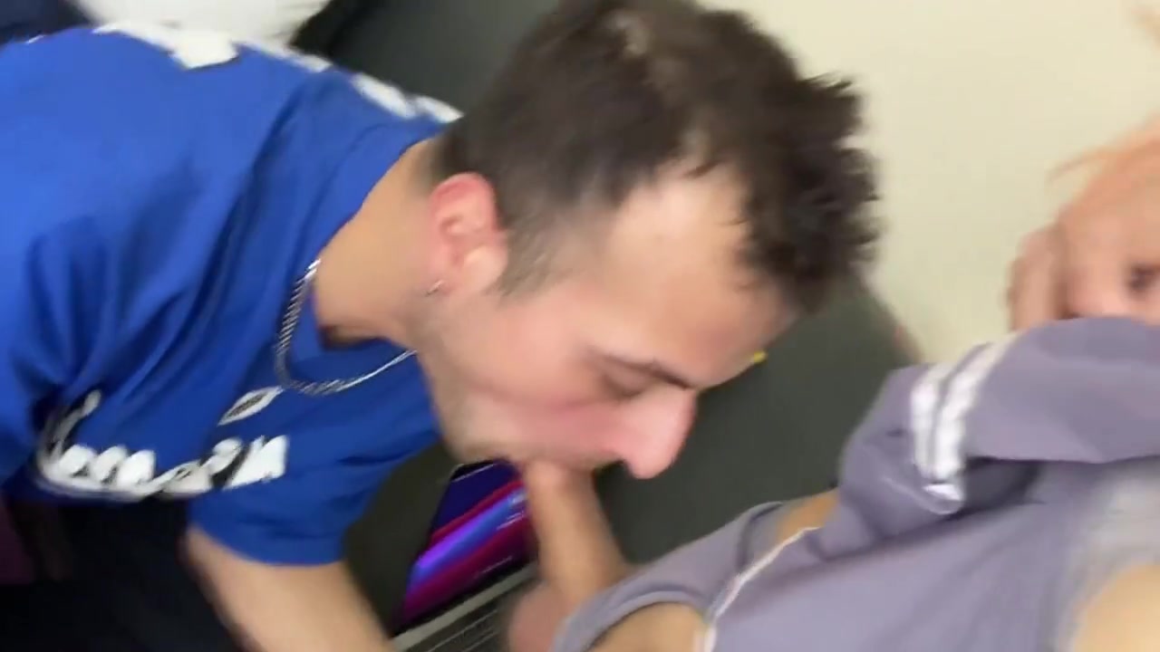 Haired Chick Fucks The Hippi Guy In Ass